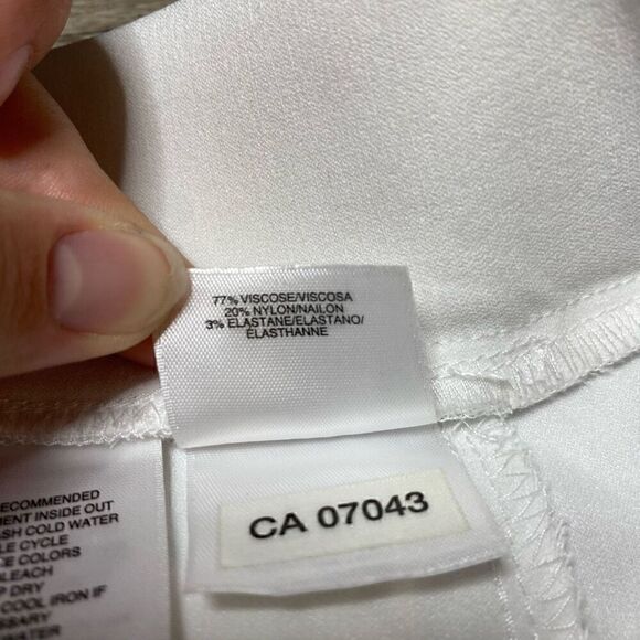 Anne Klein White Elastic Waist Seamed Pants Size 8 Stretch Gold Buttons - Picture 4 of 9